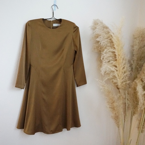 Laura Perro Dresses & Skirts - Laura Perro vintage bronze long sleeve swing dress